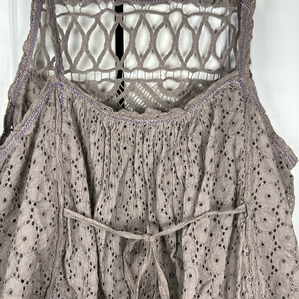 Free People I Got My Eyelet On You Crochet Eyelet Top in Taupe Size Medium - Picture 4 of 10